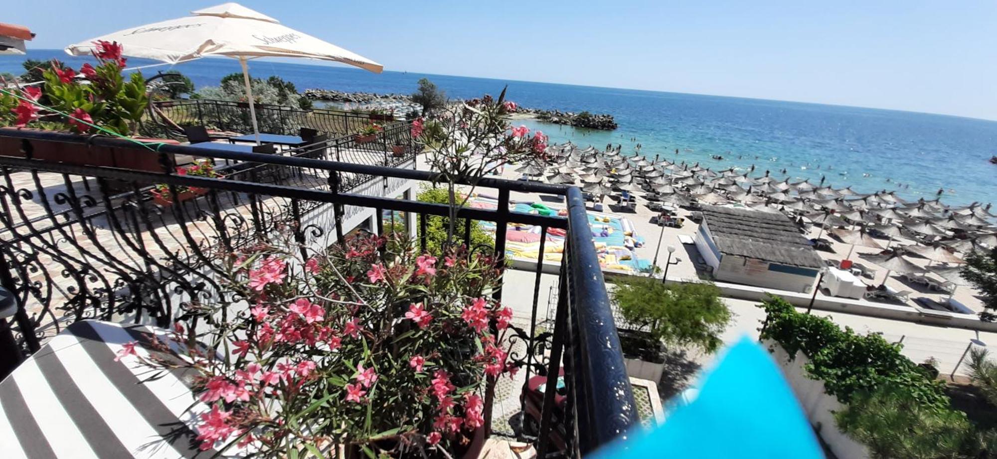 Vila Pe Plaja Nr 9 Saturn Bagian luar foto